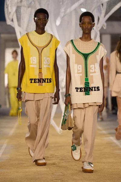 Look 7